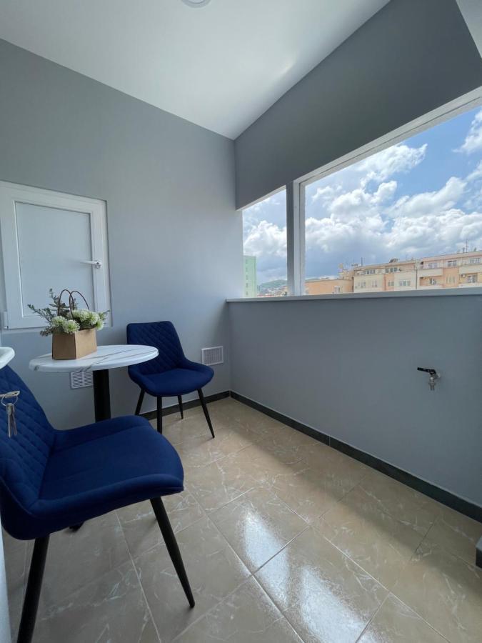 Ferienwohnung Voyage Penthouse Tirana Exterior foto